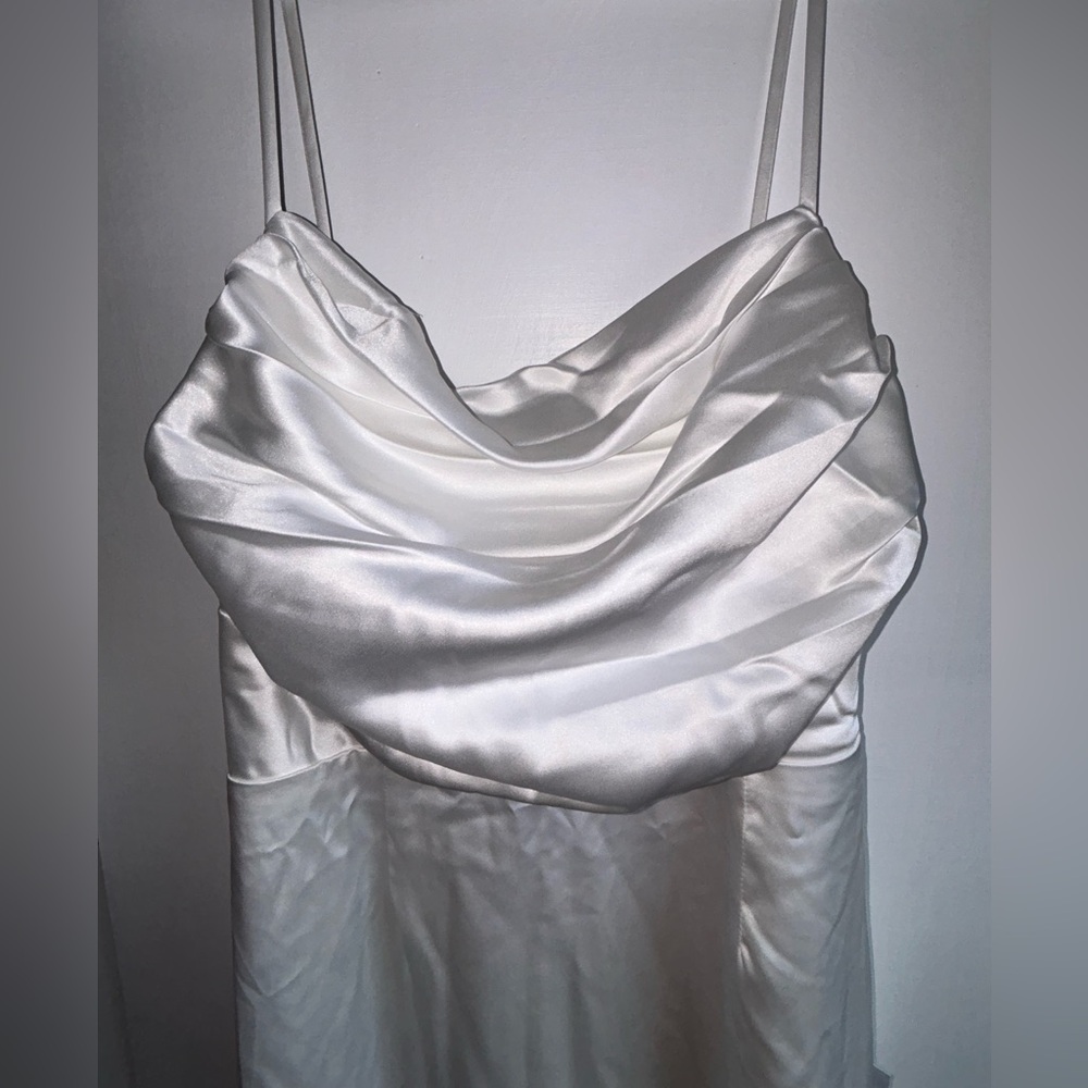 NWT Lovely Endearment White Satin Sleeveless Backless Maxi Dress - Picture 4 of 9